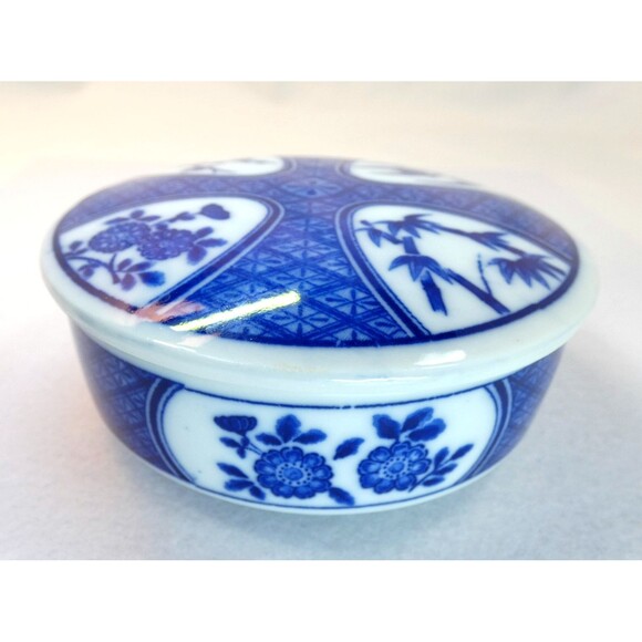 Vintage~Takahashi San Francisco (Japan)  Trinket Box Porcelain Blue White - Picture 1 of 7